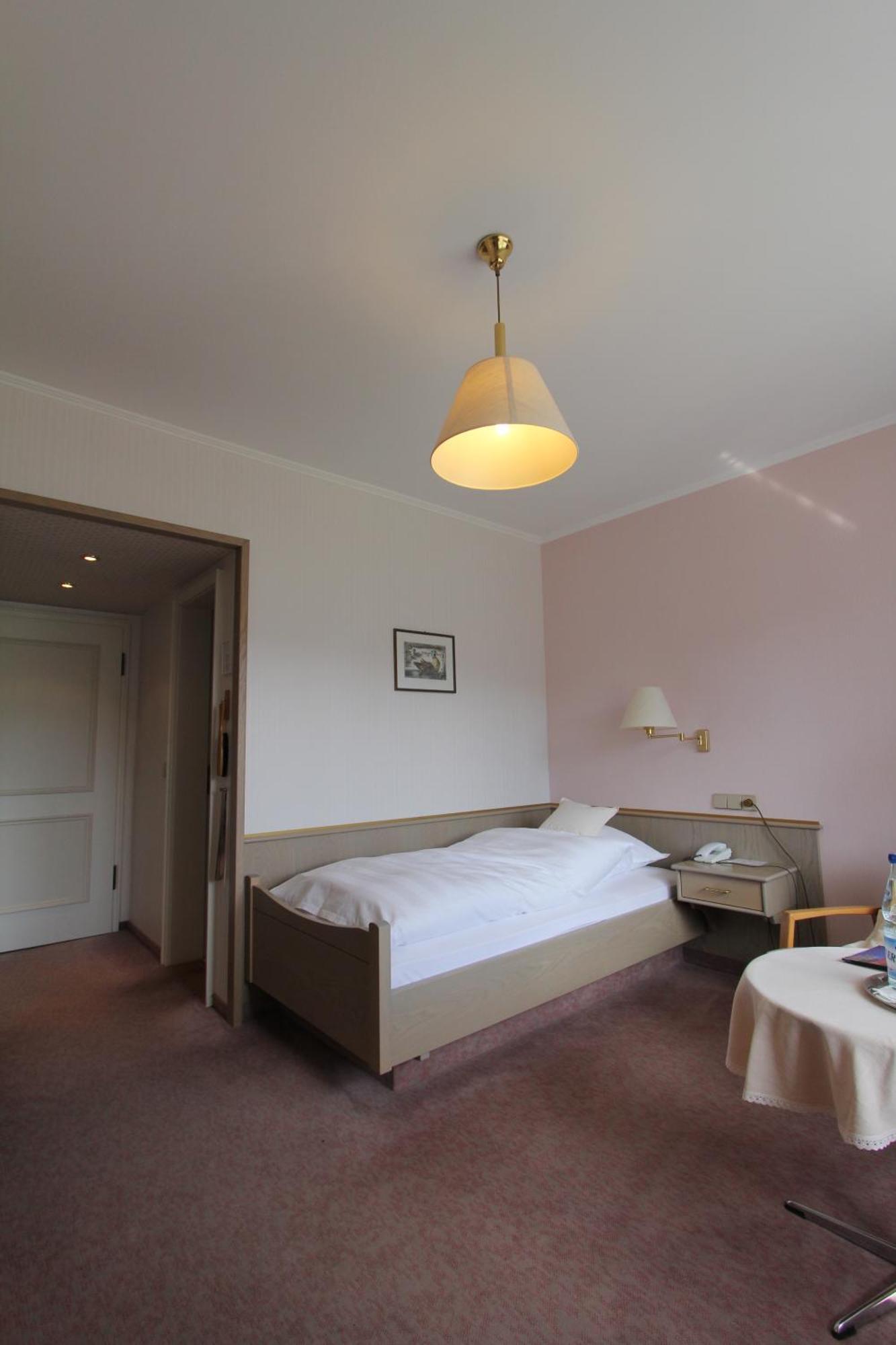 Hotel Gasthaus Troester Schmallenberg Exteriör bild