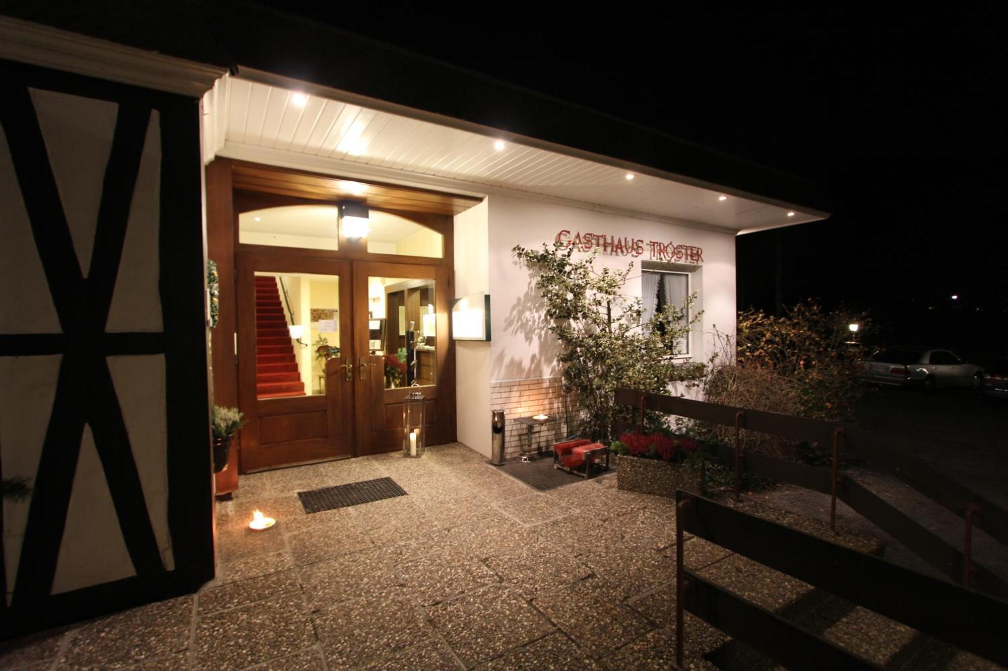 Hotel Gasthaus Troester Schmallenberg Exteriör bild