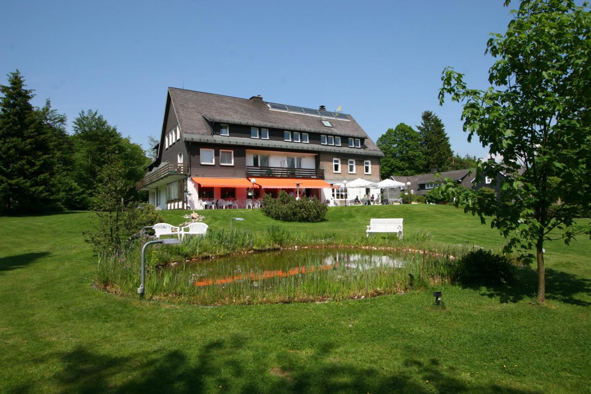 Hotel Gasthaus Troester Schmallenberg Exteriör bild